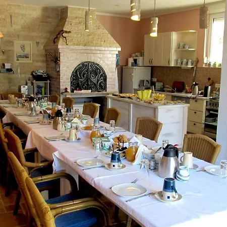 In With Seaview, Terrace, Air Condition, Wifi Apartment Trogir